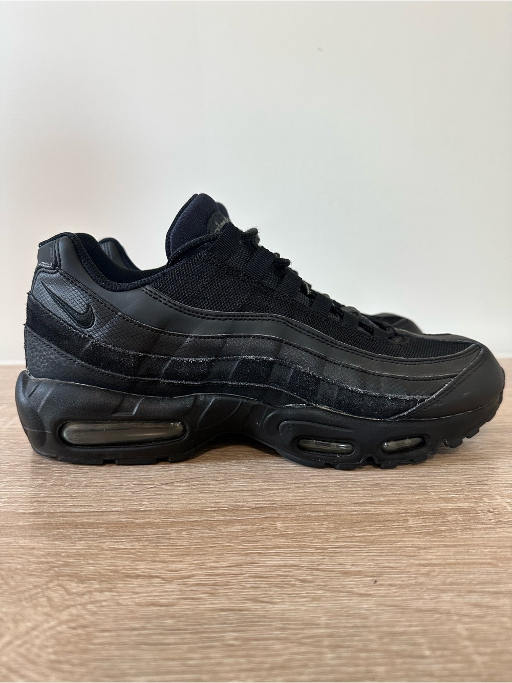 Nike Air Max 95 Essential Triple Black CI3705-001 Men's Size 10 - Picture 4 of 10